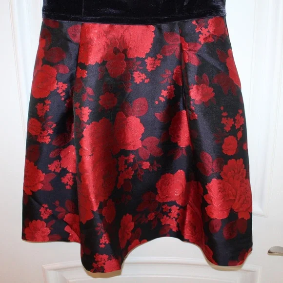 Chaps velvet and satin cocktail dress (NWT) - Picture 5 of 13